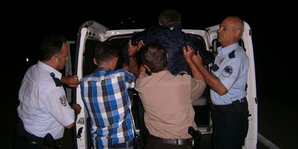 Polis-akli dengesi bozuk şahıs kovalamacası