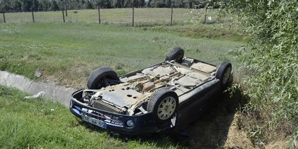 Kapaklı'da otomobil takla attı: 2 yaralı