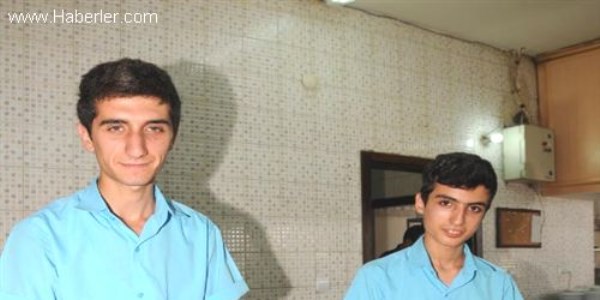 Kebapçıda çalıştılar biri tıp, diğeri mühendislik kazandı