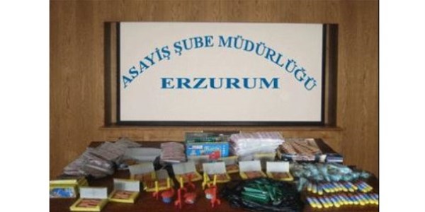 Piroteknik patlayıcı madde satıcılarına operasyon