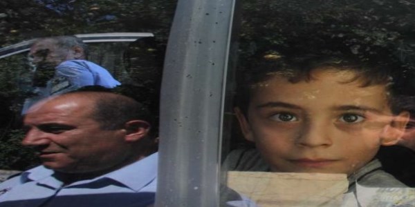 8 yaşındaki çocuğa üvey baba dayağı