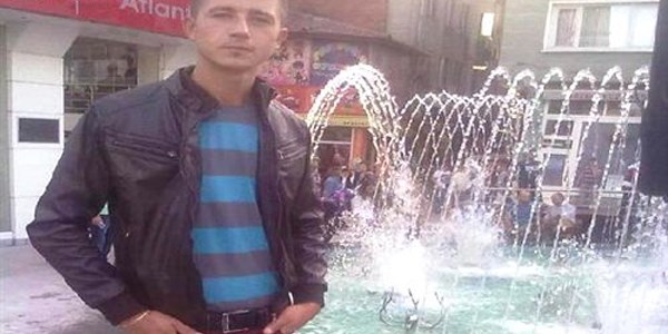 Balkonda av tüfeğiyle intihar etti