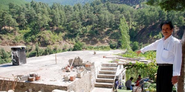 Sel evlerini yıktı, çadırda yardım beliyorlar
