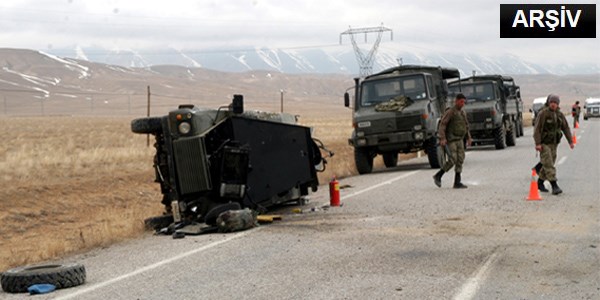 Erzurum'da trafik kazası: 3'ü asker 4 yaralı