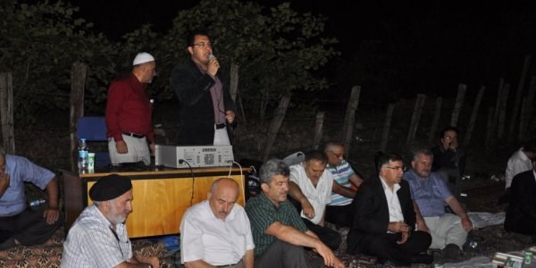 Düzce'de 2 bin 500 kişi yer sofrasında orucunu açtı
