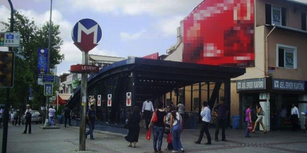 Her metro kna taksi dura geliyor