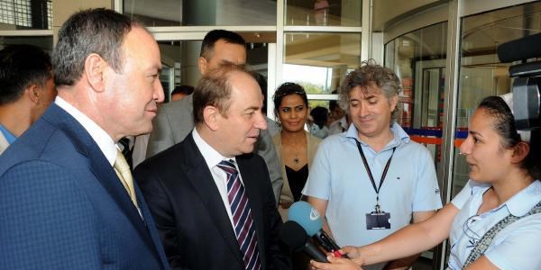 Vali, yüz nakledilen Recep Sert'i ziyaret etti