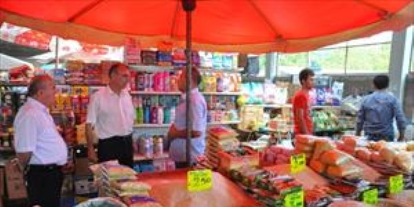 Çimenoğlu, kapalı pazarı denetledi