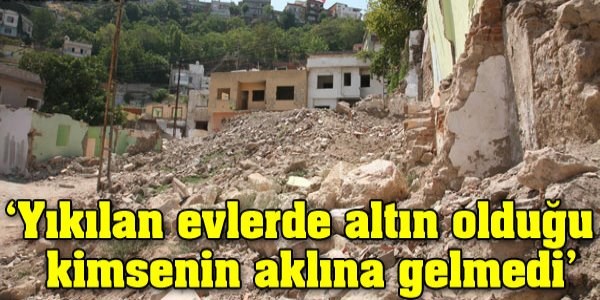 Arkeologlardan önce defineciler kazma vurdu