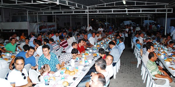 Adanalı engelliler iftarda buluştu