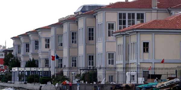 30 yıldır öğrenci yok, dersler boş