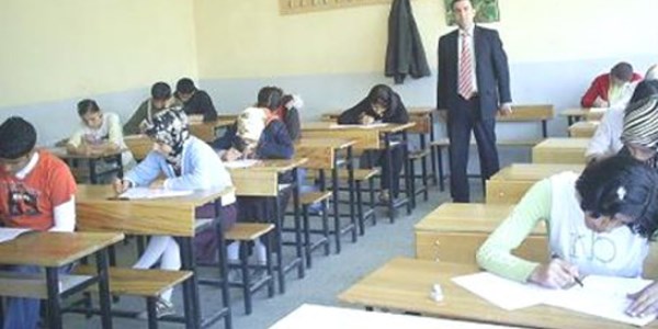 Dershaneye gidemeyene polis ders verdi