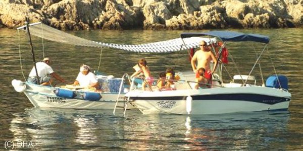 Mavi turdaki yatlara 25 yıldır gözleme satıyor