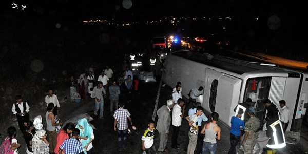 Şanlıurfa'da otobüs devrildi: 1 ölü, 41 yaralı