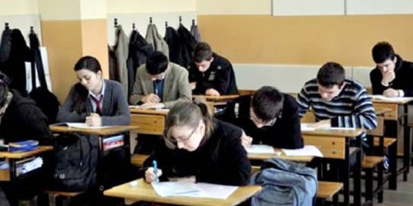 Liselerdeki boş dersliklerin doldurulması için tedbir alınmalı