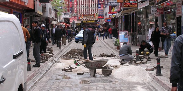 Müfettişler, alt yapı ve yol düzenleme çalışmalarının uzun sürdüğünü tespit etti