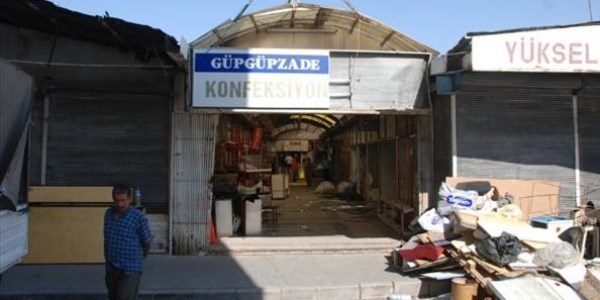 Geçici ruhsatlı 32 işyeri kaldırıldı