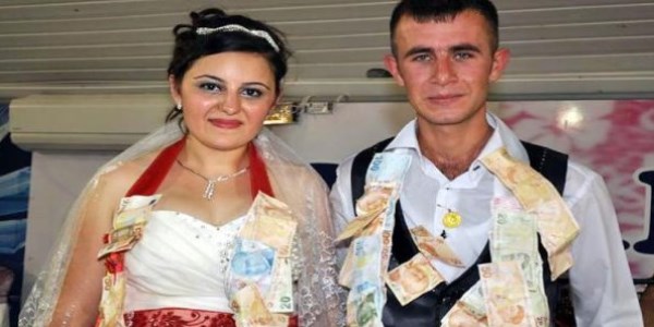 Düğünde takı kavgası: 1'i ağır, 3 yaralı