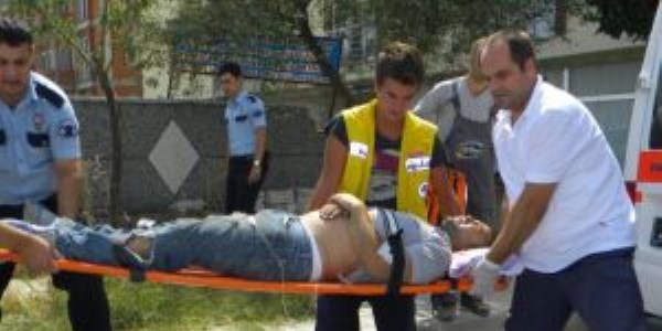 İnşaat işçisi asansör boşluğuna düştü