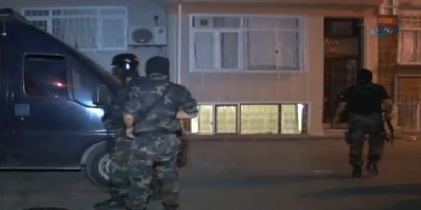 İstanbul polisinden şafak operasyonu