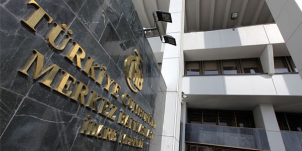 Tüketici kredileri azaldı, taksitli ticari krediler arttı