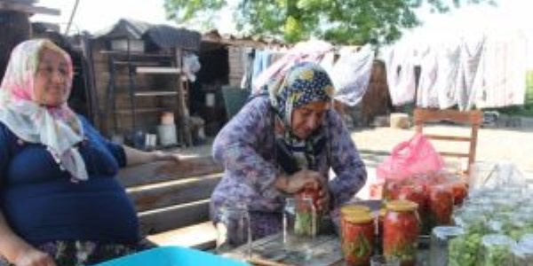 Kış hazırlıkları hummalı bir şekilde devam ediyor