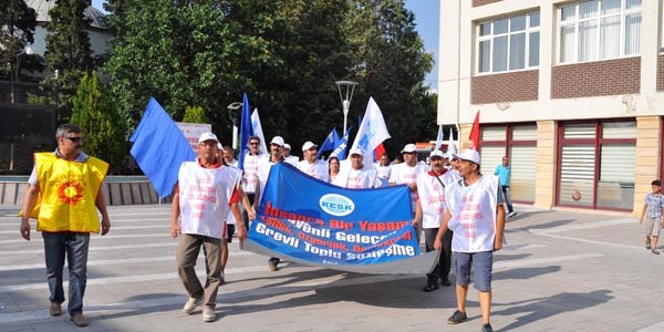 Toplu iş sözleşmesine karşı başlayan yürüyüş Uşak'a ulaştı