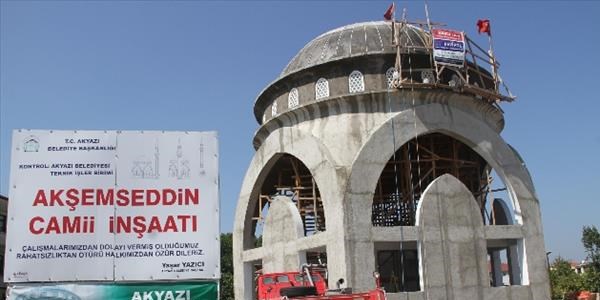 Akşemseddin Camii hızla yükseliyor