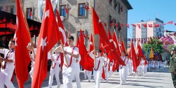 Akdeniz'de 'Zafer' coşkusu