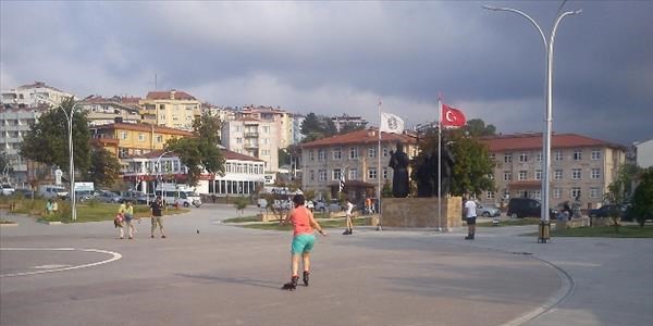 Akçakoca sahil yolu patencilerin uğrak yeri oldu