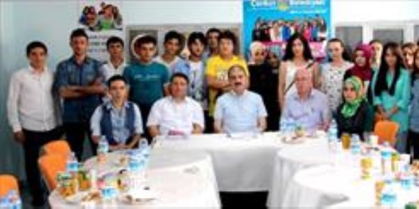 LYS'de derece yapan 7 öğrenci Prag'a gidiyor