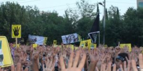 Binlerce vatandaş Mısır için bir araya geldi