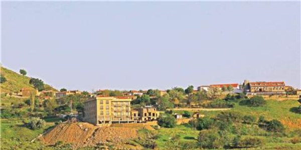 Mühürlü otelde Kaymakam'a veda yemeği