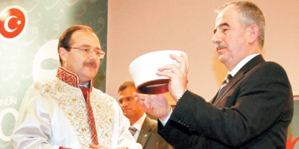 Kadınlarda Diyanet İşleri Başkanlığı yapabilir