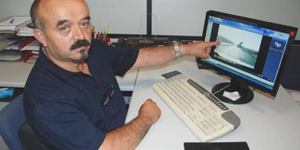 Kamyondan düşen yatak otomobile takla attırdı