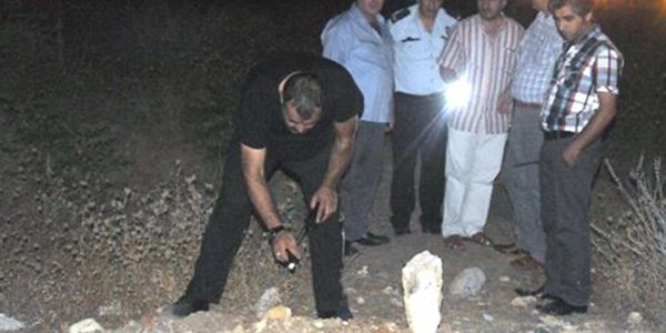 Mersin'de şüpheli mezardan köpek leşi çıktı