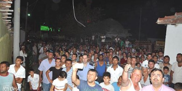 Elektrik kontağından çıkan yangın evi kül etti