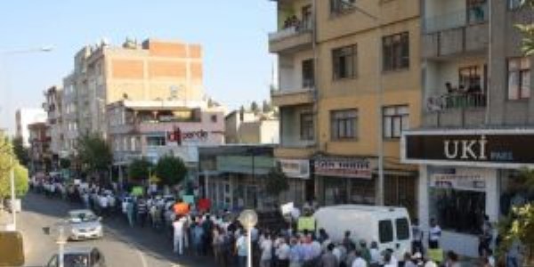 Adıyaman'da Dünya Barış Günü yürüyüşü