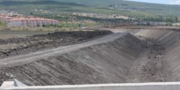 Açık sulama kanalı tehlike arz ediyor