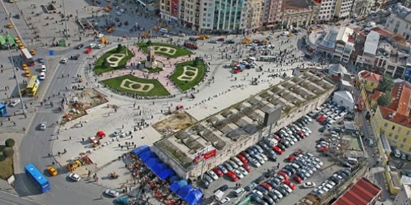 Taksim meydanı trafiğe kapatıldı