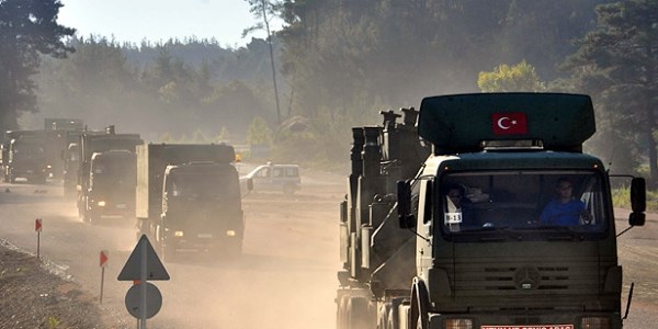 Suriye sınırında askeri hareketlilik sürüyor