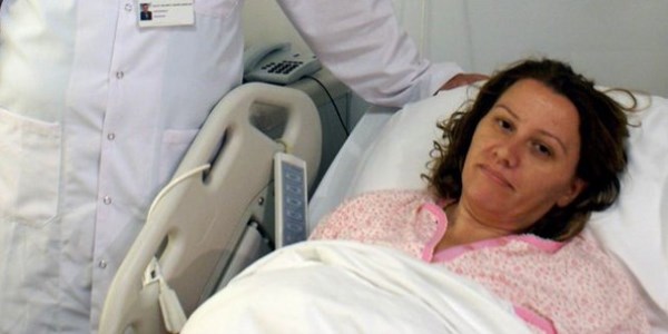 Karnından 10 kilogram kitle çıktı