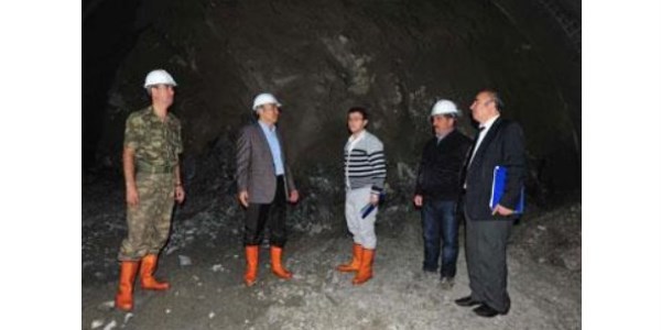 Vali Altıparmak Ovit tüneli inşaatında incelmelerde bulundu
