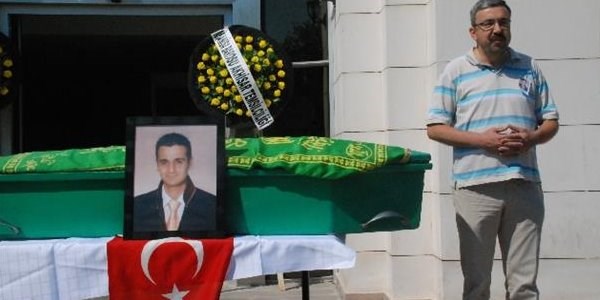 Genç avukat toprağa verildi