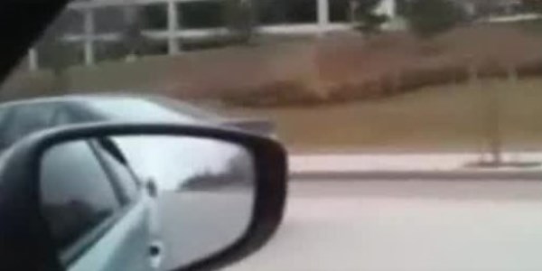 Direksiyonu çocuğu ile kullanan sürücü emniyet müdürüne yakalandı