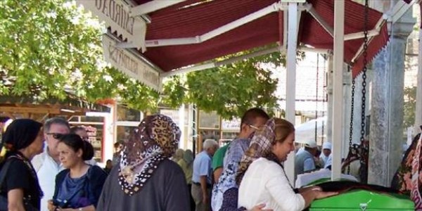 İntihar eden Cumhuriyet Savcısı Afyonkarahisar'da toprağa verildi