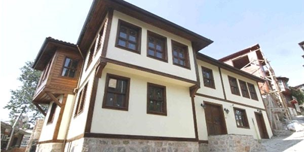 Başkan'dan Basın Müzesi'ne katkı