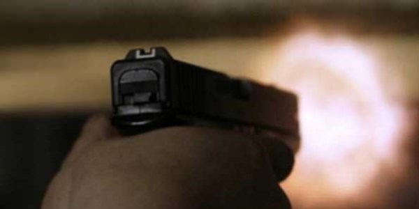 Kavgayı ayırmaya çalışan polise silahlı saldırı