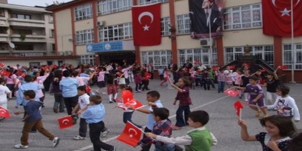 Sakarya'da 180 bin öğrenci ders başı yapacak