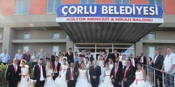 Toplu nikâh töreninde 35 çift dünya evine girdi